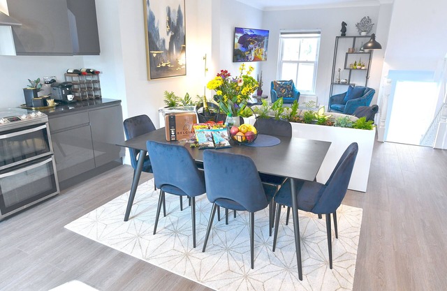 Contemporary Townhouse close to the Southbank & City Centre
