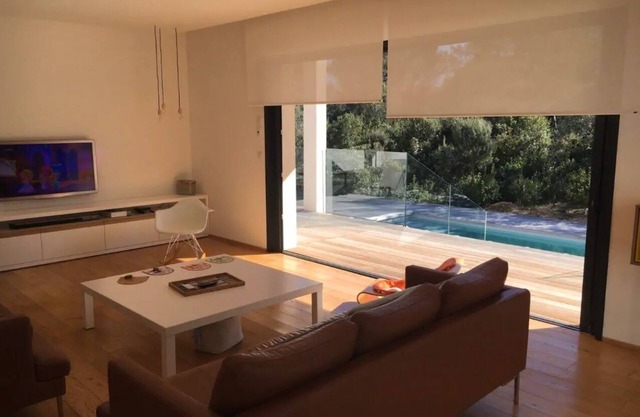 Contemporary villa in the heart of the garrigue