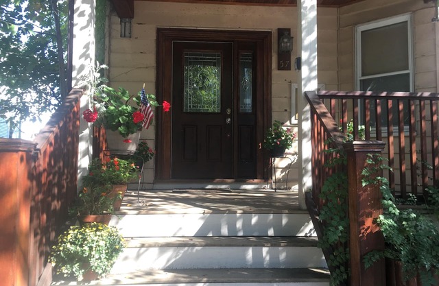 Convenient, large 3BD Apt. Boston