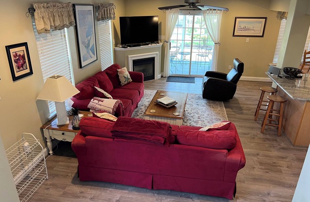 Convenient location near beach and outlets, Two master suites, pool - 4BR-3.5BA
