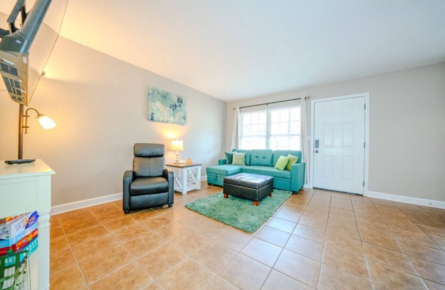 Convenient to campus and The Square - Location