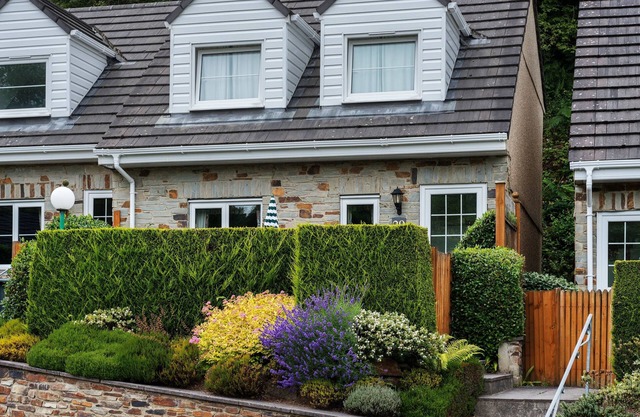 Conveniently located to explore all that Cornwall and Devon have to offer