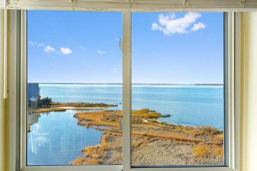 Convention Center Bay Front 2 Bedroom Condo