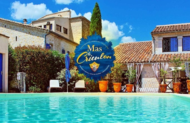 Conviviality and relaxation in the heart of the Mediterranean vineyards Gîte Grenache