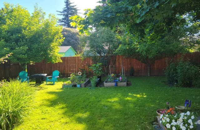 Cool apartment with WiFi in vibrant Portland, Oregon.