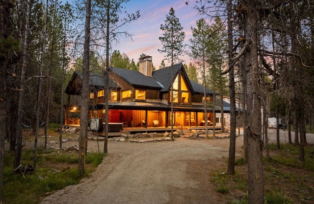 Copper Cowboy |Luxury Lodge w/Private Dock Access