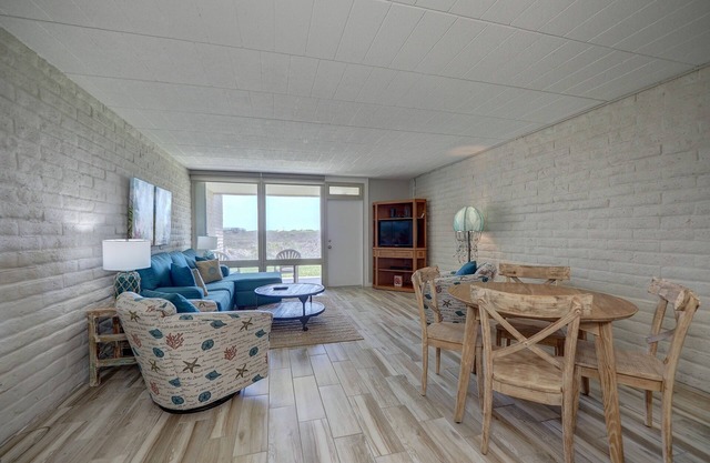 Coral Cay #121 | 1 Bed, 1 Bath