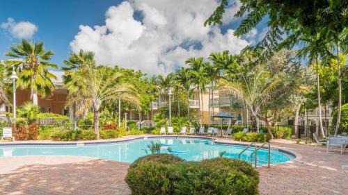 Coral Palm by AvantStay Key West Walkable Gated Community Shared Pool