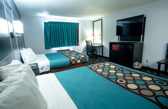 Coratel Inn and Suites By Jasper New Richmond - 2 Queen Bed Non Smoking