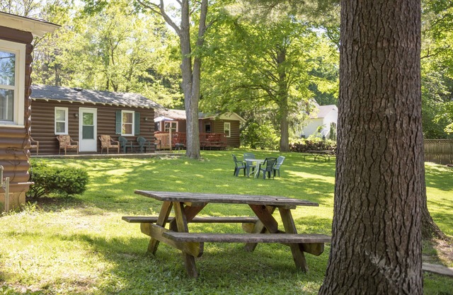 Corner Cabin Pet Friendly Williams Bay on Lake Geneva