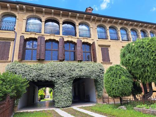 Corte Violeti Il Brolo