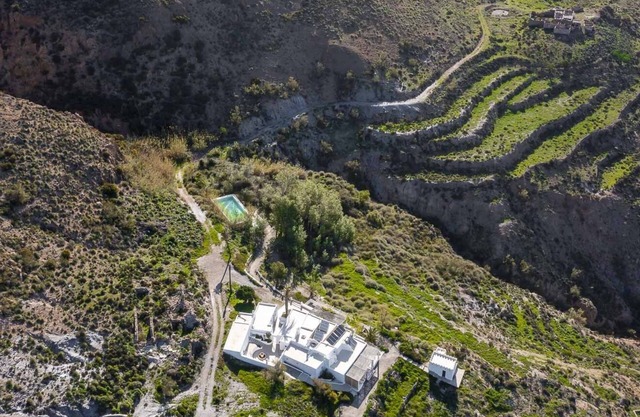 Cortijo El Albaricoque - Finca 75 hectares!