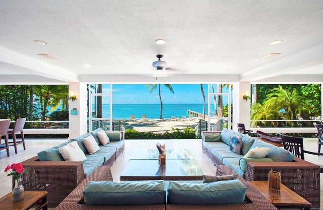 Cos Kai: Harmonious Villa on Sandy Beach with Stunning Blue Views