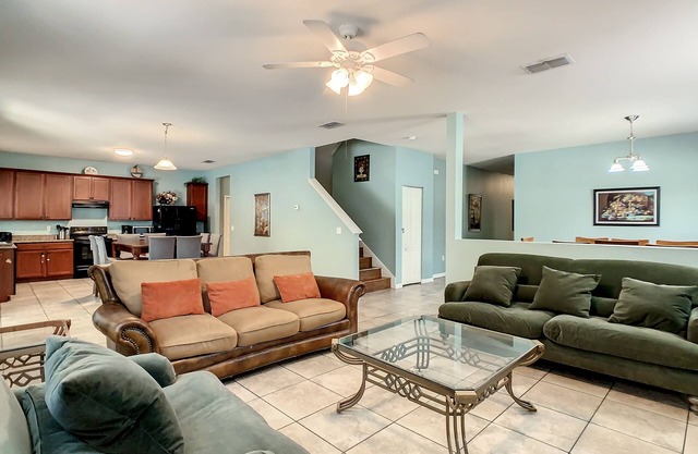 Cost-effective! 8BR/5BA pool home,Near Disney,SeaWorld,Convention Center