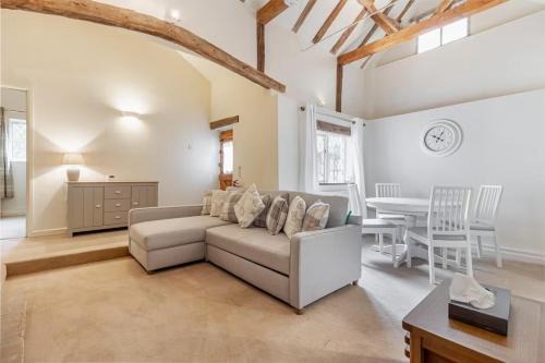 Cosy 1 Bedroom Cottage, The Old Thatch, Bredon