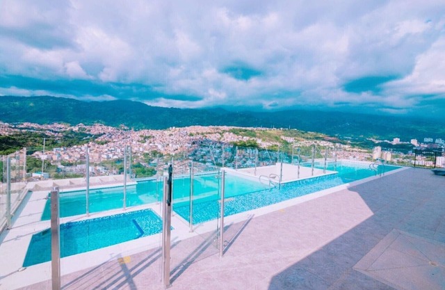 Cosy 3BR Apartment With Stunning Mountain View in a Prime Location!