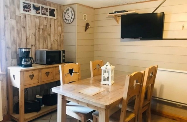 COSY 5P GITE* WITH SPA AT THE FOOT OF HIKING TRAILS