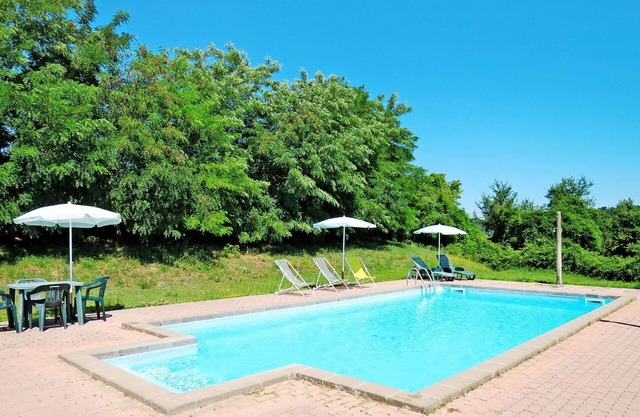 Cosy apartment in villa for 4 guests with WIFI, pool and patio