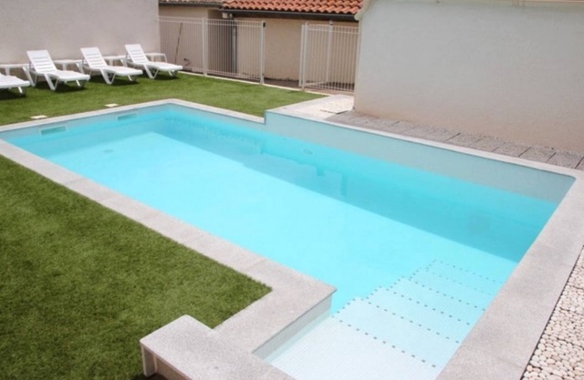Cosy, air-conditioned nest with swimming pool and terrace on private property!