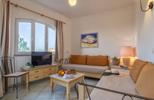 Cosy apartment for 4 people with pool, WIFI, A/C, TV, terrace and pets allowed