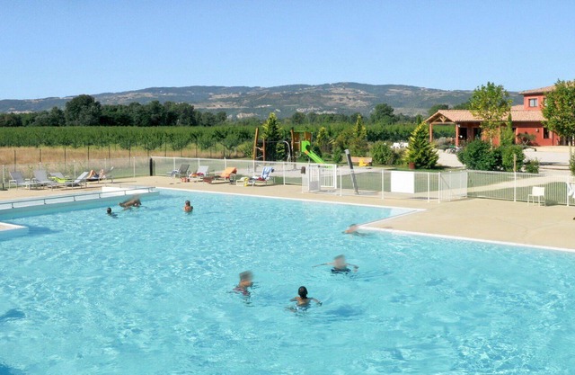 Cosy apartment in villa for 4 people with WIFI, pool, A/C, TV, terrace and pets allowed