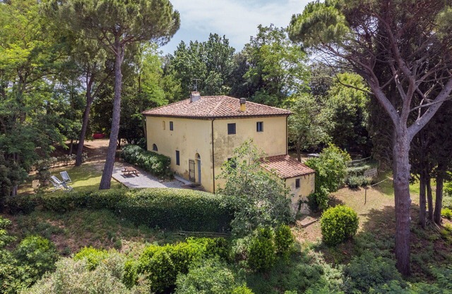 Cosy apartment in villa for 4 guests with pool, WIFI and pets allowed