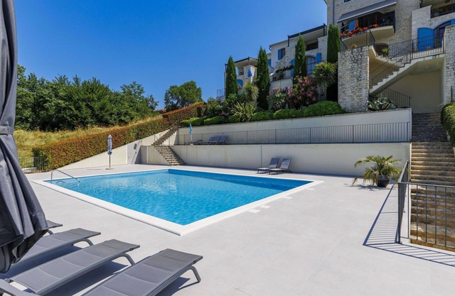 Cosy apartment in villa for 6 people with pool, A/C, WIFI, TV, terrace and parking