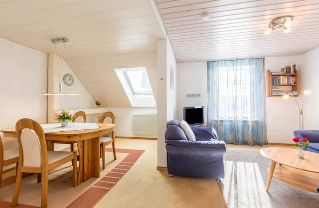 Cosy Apartment “Zum Seeblick” Close to Lake with Mountain View, Wi-Fi & Garden