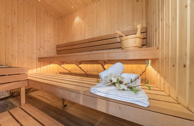 Cosy Barn with Private Sauna, King size & EV Charger
