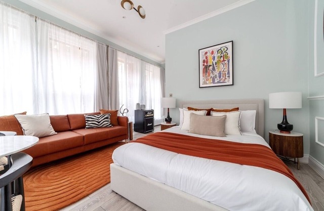 Cosy & Bright Serviced Apartment in Mayfair,London