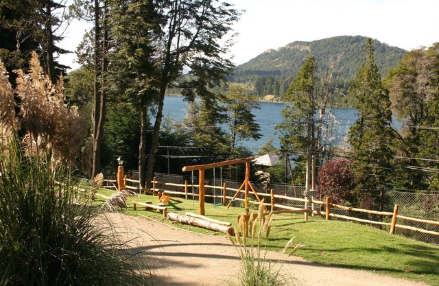 Cosy cabin in Bariloche with lake view