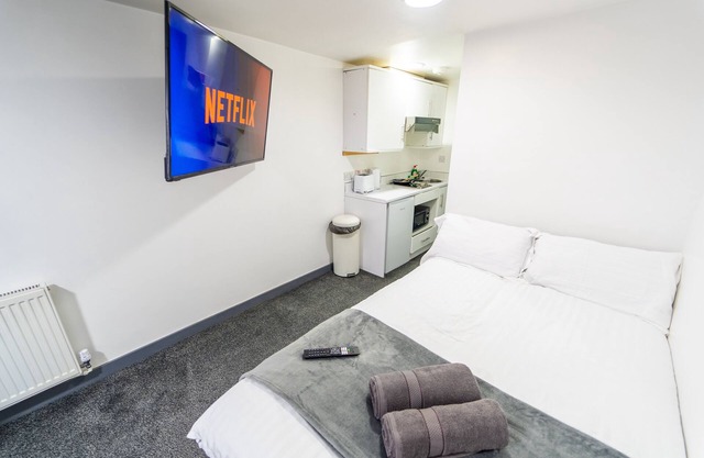 Cosy Compact Ground Floor Studio near City!
