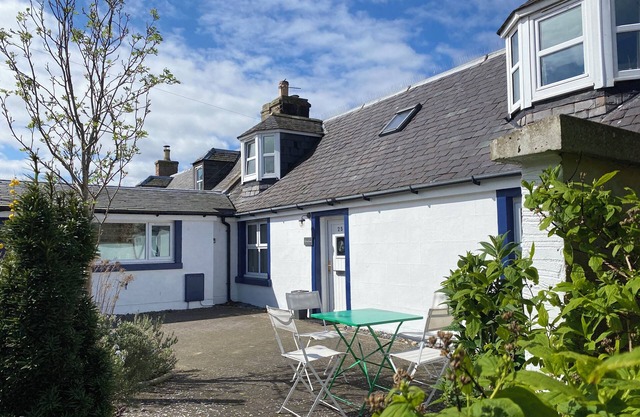 Cosy Cottage by the Sea - a cute fisherman house - Nairn, HighlandsnPet friendly