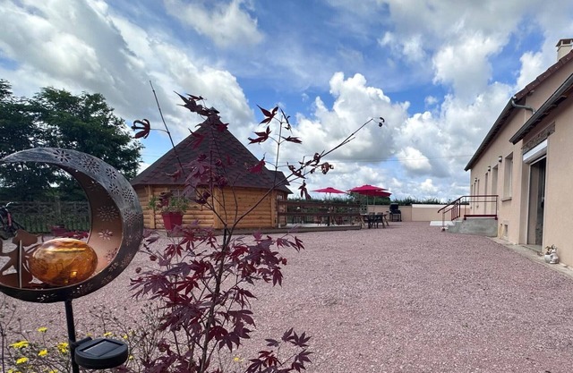 "Cosy Cottage with Spa, Game Room, and Farm Views - Ideal for Outdoor Activities"