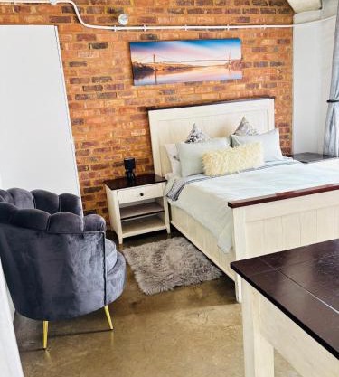 Cosy escape Balcony High speed WiFi Amenities