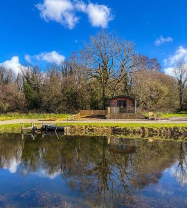 'Cosy Gem' Cabin Woodland Retreat Randalstown NI