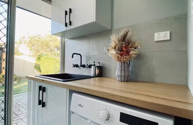 Cosy Home near SValley & Airport