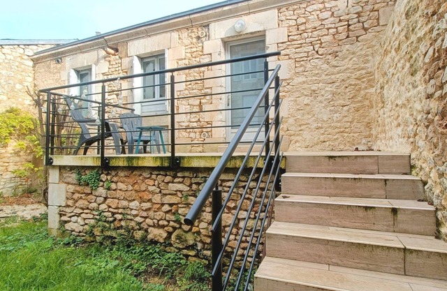 Cosy House with Terrace – Heart of Poitiers