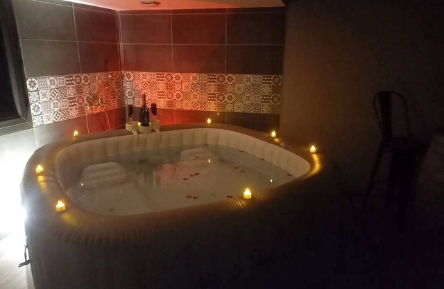 Cosy-loft , Industriel , Jacuzzi , Pour 2 Personnes max
