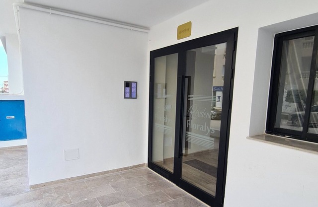 Cosy modern appartment near airport private parking
