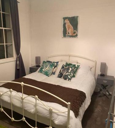 Cosy Regency Studio Apartment