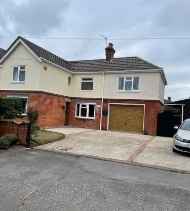 Cosy room at the edge of New Forest, in Langley