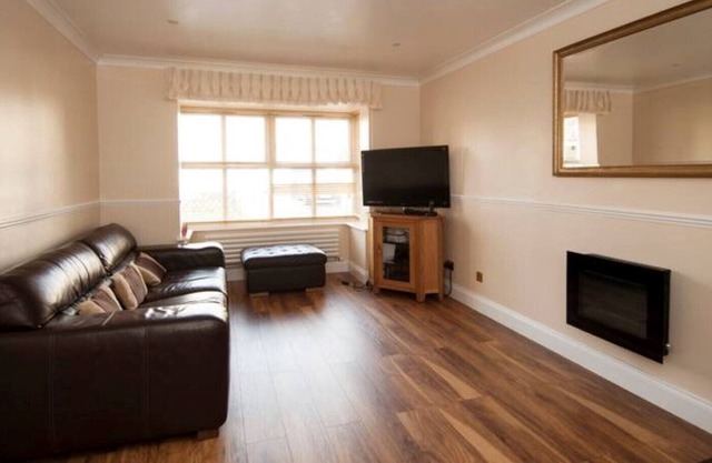 Cosy Room With Bathroom in Cheshunt