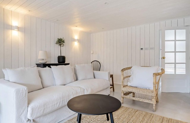 cosy sea side cottage *brand new*