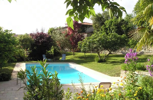 Cosy stone house with private pool