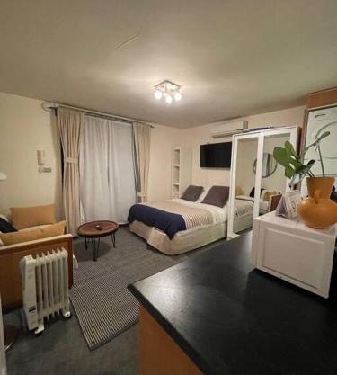 Cosy Studio with Courtyard in Vibrant Fitzroy!