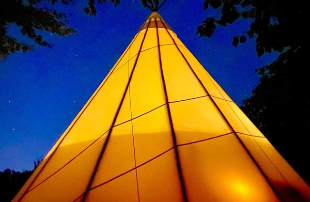 Cosy Tipi on Stilts by Pond: Sleeps 4, Nature Retreat, Wood Stove, Fishing, Petanque, Near Lille