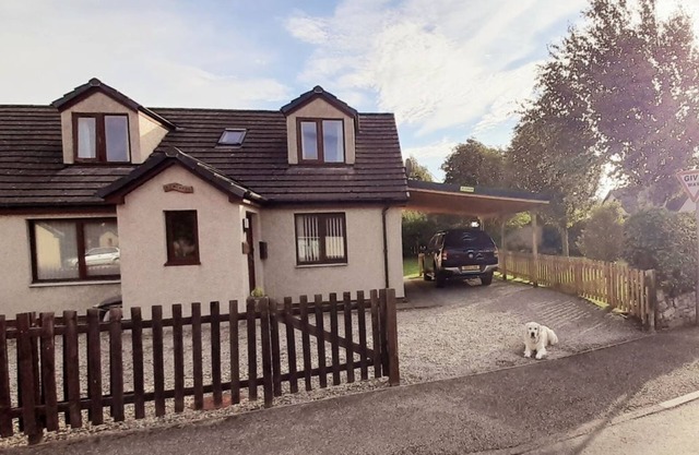 Cosy warm & welcoming modern cottage 1 mile from Aviemore centre - pet friendly