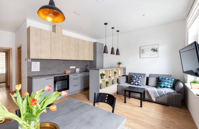 Cosy Yard Aprtm 1 bedr 2 Bathr by Reside Baltic