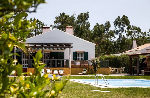 Cottage 'Casa Dos Pinheiros' with Private Pool, Wi-Fi and Air Conditioning